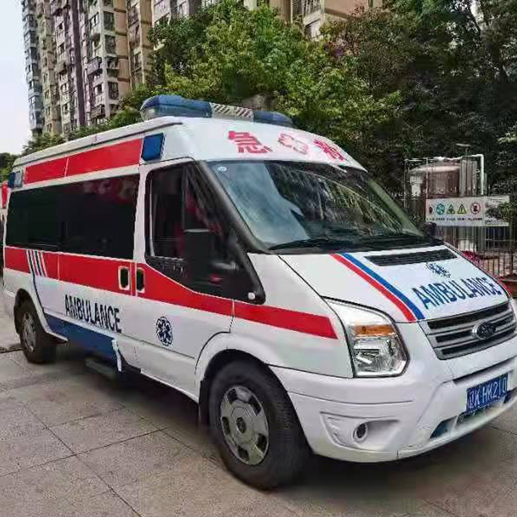 策勒长途救护车护送病人返乡